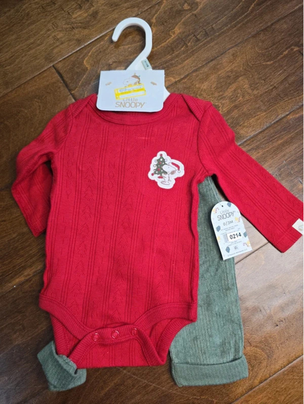 0 to 3m brand new snoopy, christmas outfit item 214G6
